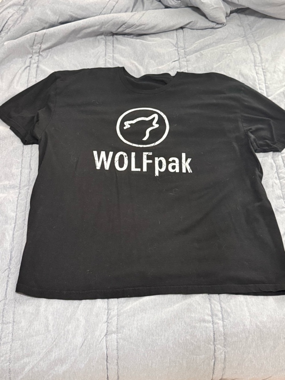 3/$15 🌟 WOLFpak Men’s Black Short Sleeve Graphic Tee